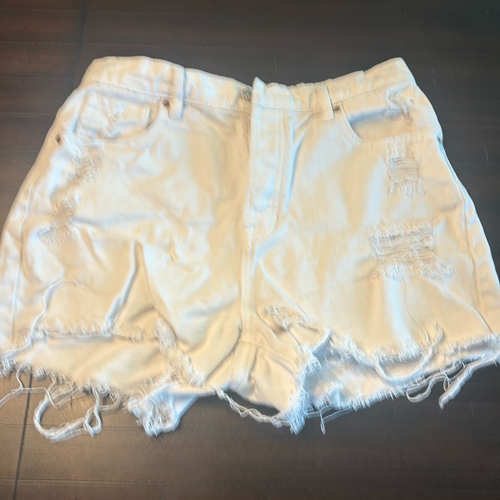 White pacsun shorts never worn